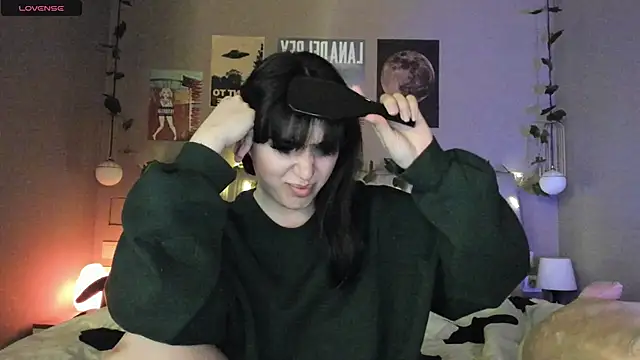 Snapshot of Anisawithlove chatting on 12/15/24, 05:20 Anisawithlove online show from 12/15/24, 05:20