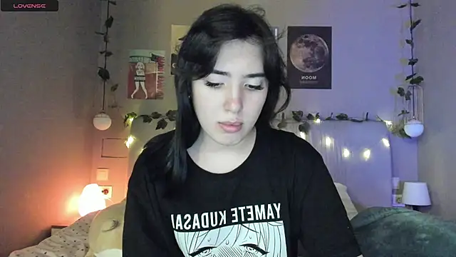 Snapshot of Anisawithlove chatting on 12/17/24, 05:15 Anisawithlove online show from 12/17/24, 05:15