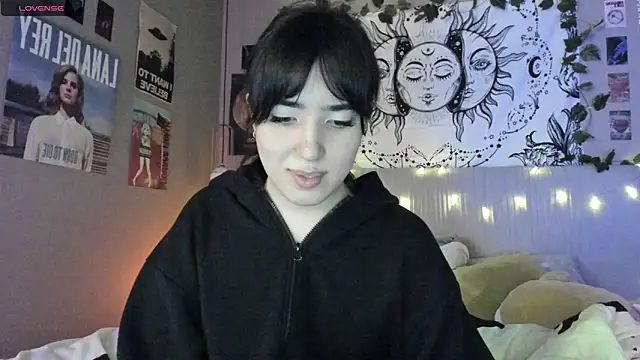 Snapshot of Anisawithlove chatting on 12/26/24, 07:27 Anisawithlove online show from 12/26/24, 07:27