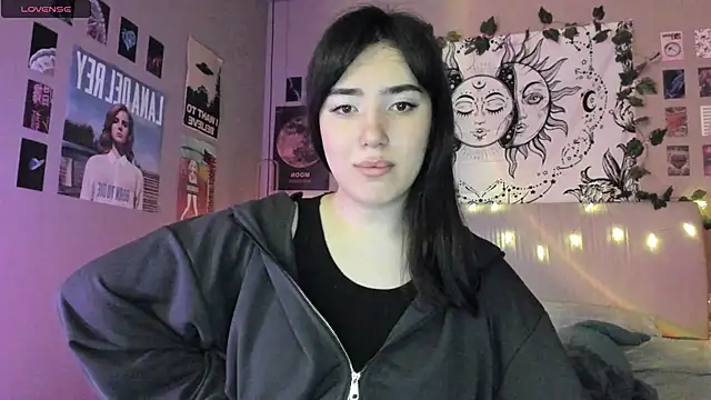 Snapshot of Anisawithlove chatting on 01/01/25, 01:04 Anisawithlove online show from 01/01/25, 01:04