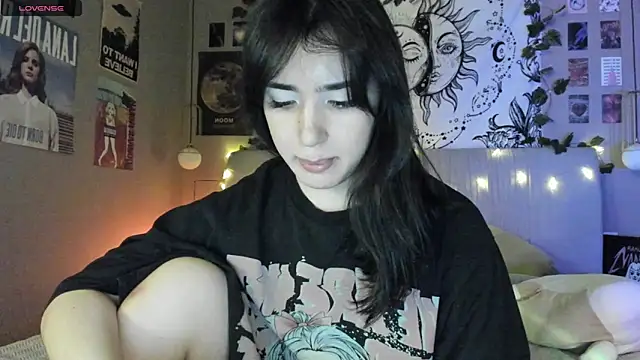 Snapshot of Anisawithlove chatting on 01/21/25, 06:02 Anisawithlove online show from 01/21/25, 06:02