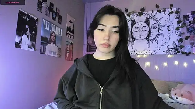 Snapshot of Anisawithlove chatting on 01/23/25, 06:35 Anisawithlove online show from 01/23/25, 06:35