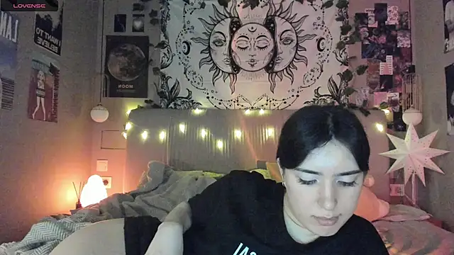 Snapshot of Anisawithlove chatting on 02/06/25, 10:32 Anisawithlove online show from 02/06/25, 10:32