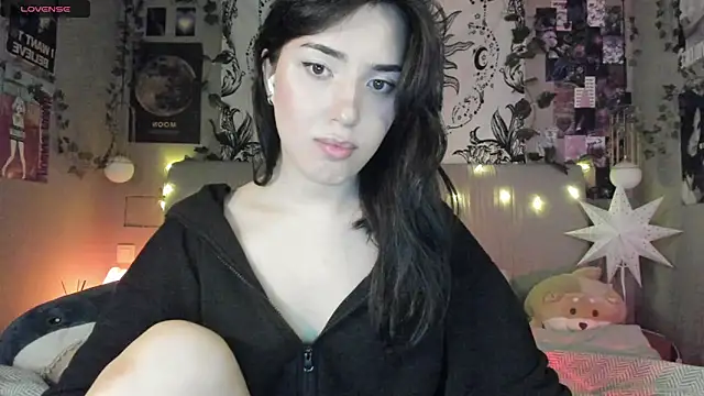 Snapshot of Anisawithlove chatting on 03/06/25, 02:18 Anisawithlove online show from 03/06/25, 02:18