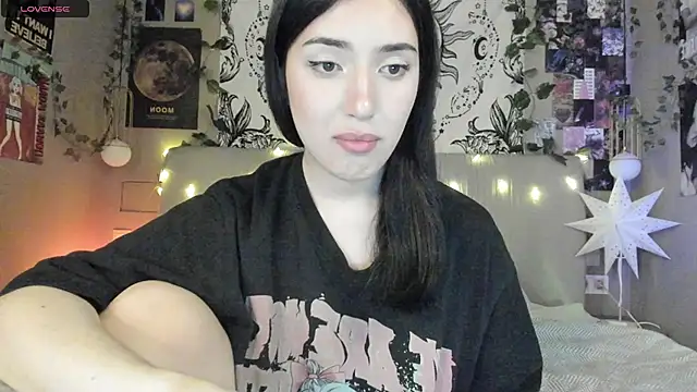 Snapshot of Anisawithlove chatting on 03/10/25, 07:29 Anisawithlove online show from 03/10/25, 07:29