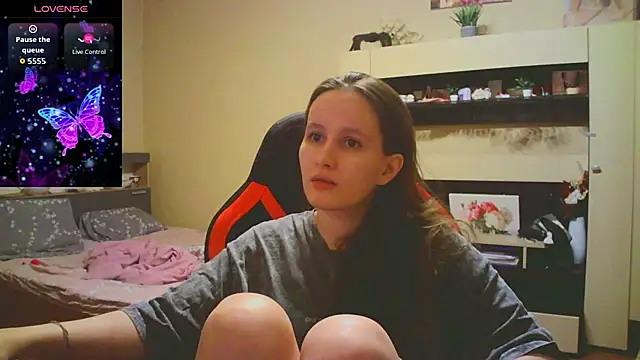 Snapshot of babywaifu chatting on 11/28/25, 09:06 babywaifu online show from 11/28/25, 09:06