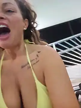 Snapshot of Erotic_and_Exotic chatting on 02/08/25, 03:42 Erotic and Exotic online show from 02/08/25, 03:42