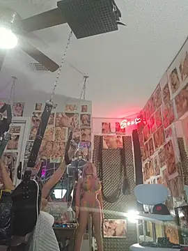 luvs2cumm69 online show from 10/27/25, 12:20