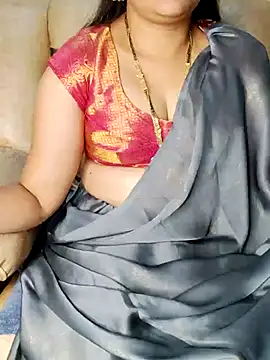 Snapshot of Traditional_Housewife_ chatting on 02/17/25, 02:59 Traditional Housewife  online show from 02/17/25, 02:59