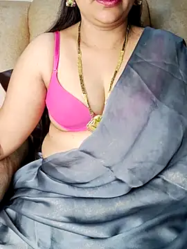 Snapshot of Traditional_Housewife_ chatting on 02/17/25, 06:26 Traditional Housewife  online show from 02/17/25, 06:26