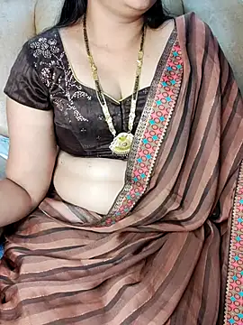 Snapshot of Traditional_Housewife_ chatting on 02/18/25, 02:59 Traditional Housewife  online show from 02/18/25, 02:59