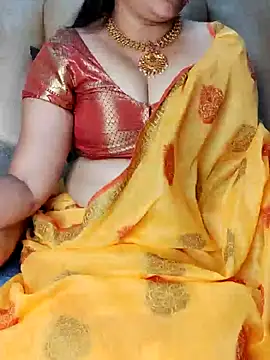 Snapshot of Traditional_Housewife_ chatting on 02/20/25, 02:24 Traditional Housewife  online show from 02/20/25, 02:24