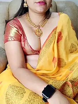 Snapshot of Traditional_Housewife_ chatting on 02/20/25, 05:29 Traditional Housewife  online show from 02/20/25, 05:29