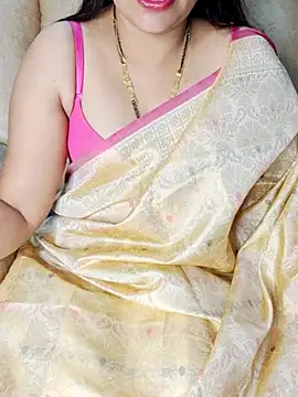 Snapshot of Traditional_Housewife_ chatting on 03/12/25, 02:20 Traditional Housewife  online show from 03/12/25, 02:20