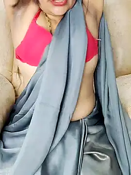 Snapshot of Traditional_Housewife_ chatting on 03/16/25, 04:30 Traditional Housewife  online show from 03/16/25, 04:30