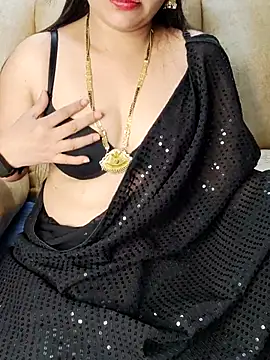 Snapshot of Traditional_Housewife_ chatting on 03/18/25, 01:43 Traditional Housewife  online show from 03/18/25, 01:43