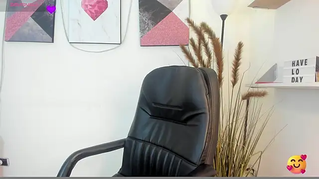 lanna bx online show from 01/24/25, 07:07