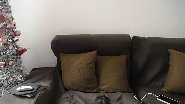 Snapshot of sara_winehouse1 chatting on 01/08/25, 04:11 sara winehouse1 online show from 01/08/25, 04:11