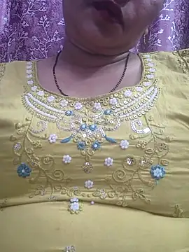 Snapshot of Ritasingh-0461 chatting on 10/06/25, 01:30 Ritasingh-0461 online show from 10/06/25, 01:30