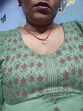 Snapshot of Ritasingh-0461 chatting on 11/11/25, 12:43 Ritasingh-0461 online show from 11/11/25, 12:43