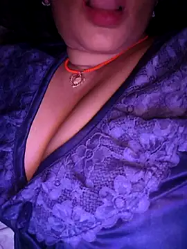 Snapshot of Ritasingh-0461 chatting on 11/11/25, 05:13 Ritasingh-0461 online show from 11/11/25, 05:13