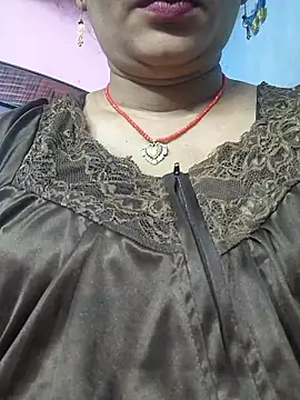 Snapshot of Ritasingh-0461 chatting on 11/18/25, 10:31 Ritasingh-0461 online show from 11/18/25, 10:31