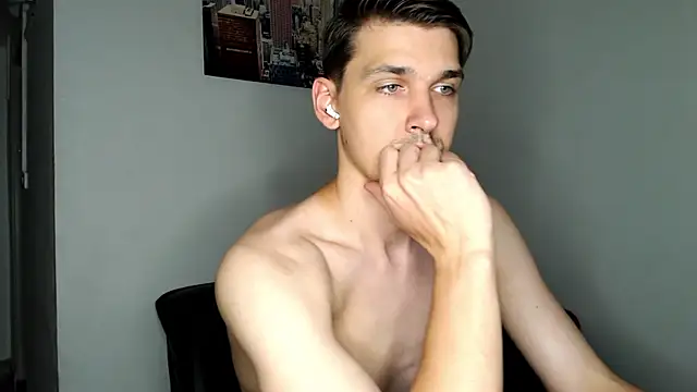 Snapshot of boy_next_door_1 chatting on 03/04/25, 06:04 boy next door 1 online show from 03/04/25, 06:04