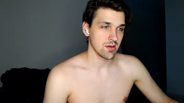 Snapshot of boy_next_door_1 chatting on 09/16/25, 11:39 boy next door 1 online show from 09/16/25, 11:39