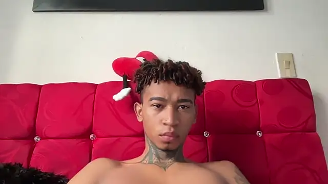 Snapshot of sexy_blacks_ chatting on 10/17/25, 12:30 sexy blacks online show from 10/17/25, 12:30