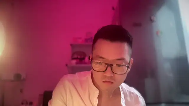 Snapshot of wangjian2324 chatting on 02/08/25, 12:28 wangjian2324 online show from 02/08/25, 12:28