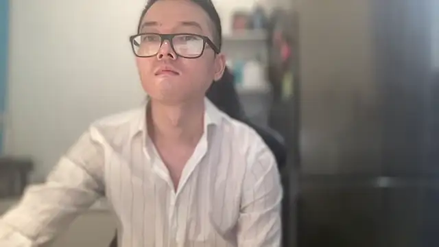 Snapshot of wangjian2324 chatting on 11/20/25, 03:23 wangjian2324 online show from 11/20/25, 03:23