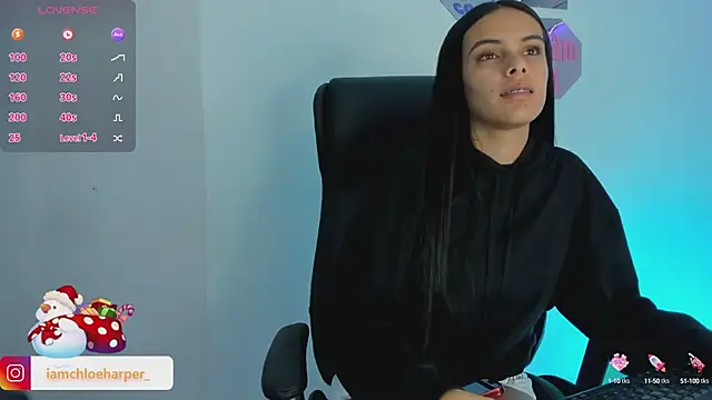 Snapshot of ChloeHarper_ chatting on 12/19/24, 12:12 ChloeHarper online show from 12/19/24, 12:12