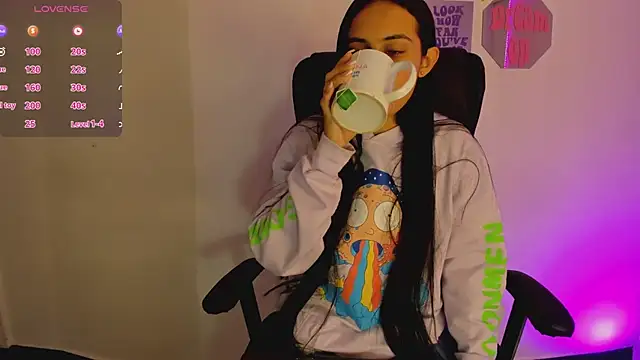 Snapshot of ChloeHarper_ chatting on 12/27/24, 11:50 ChloeHarper online show from 12/27/24, 11:50