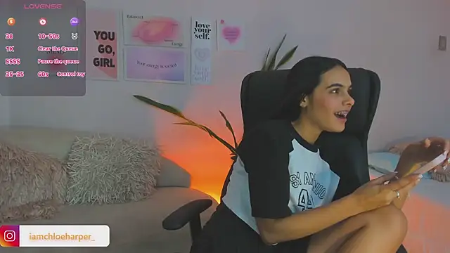 Snapshot of ChloeHarper_ chatting on 01/08/25, 11:54 ChloeHarper online show from 01/08/25, 11:54