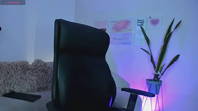 Snapshot of ChloeHarper_ chatting on 02/14/25, 12:36 ChloeHarper online show from 02/14/25, 12:36