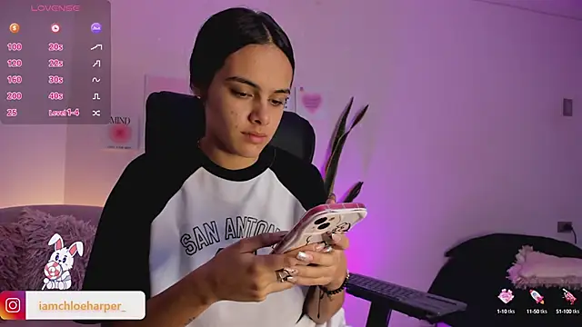 Snapshot of ChloeHarper_ chatting on 02/15/25, 12:54 ChloeHarper online show from 02/15/25, 12:54