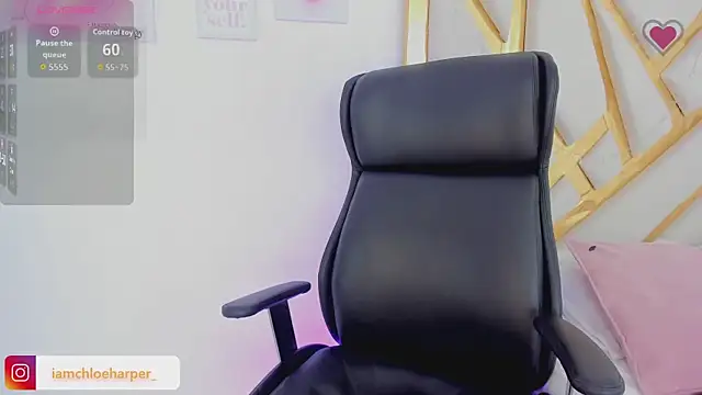 Snapshot of ChloeHarper_ chatting on 10/01/25, 06:58 ChloeHarper online show from 10/01/25, 06:58