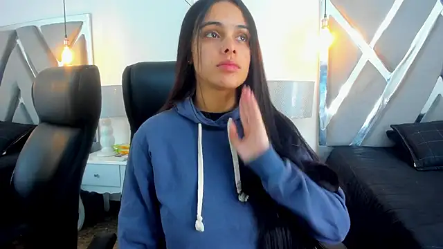 Snapshot of ChloeHarper_ chatting on 10/06/25, 01:08 ChloeHarper online show from 10/06/25, 01:08