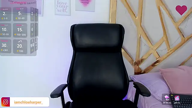 Snapshot of ChloeHarper_ chatting on 10/17/25, 07:05 ChloeHarper online show from 10/17/25, 07:05