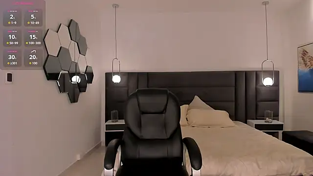 SussanElliot online show from 10/25/25, 11:29