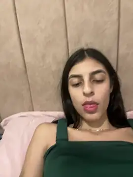 Snapshot of cristel_17 chatting on 12/28/24, 03:26 cristel 17 online show from 12/28/24, 03:26