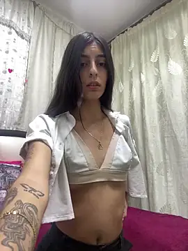 Snapshot of cristel_17 chatting on 02/17/25, 07:10 cristel 17 online show from 02/17/25, 07:10