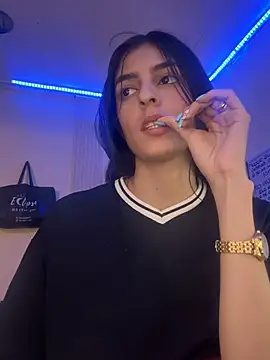 Snapshot of cristel_17 chatting on 02/23/25, 02:35 cristel 17 online show from 02/23/25, 02:35