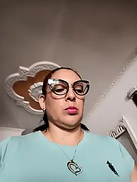 dakota johnson10 online show from 11/20/25, 03:12