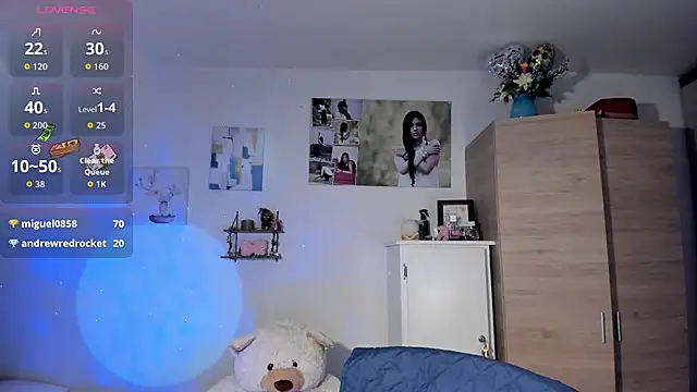 VeronikaOlsen online show from 10/28/25, 01:36