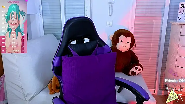 Snapshot of Tawny_cox chatting on 12/19/24, 03:29 Tawny cox online show from 12/19/24, 03:29