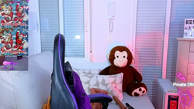 Snapshot of Tawny_cox chatting on 12/24/24, 10:44 Tawny cox online show from 12/24/24, 10:44