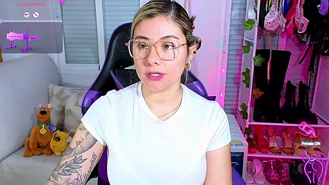 Snapshot of Tawny_cox chatting on 01/13/25, 04:41 Tawny cox online show from 01/13/25, 04:41