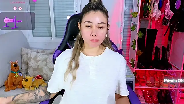 Snapshot of Tawny_cox chatting on 01/16/25, 04:18 Tawny cox online show from 01/16/25, 04:18