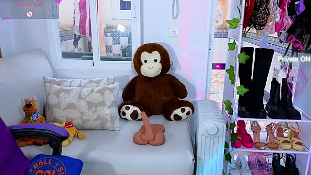 Snapshot of Tawny_cox chatting on 01/27/25, 04:22 Tawny cox online show from 01/27/25, 04:22